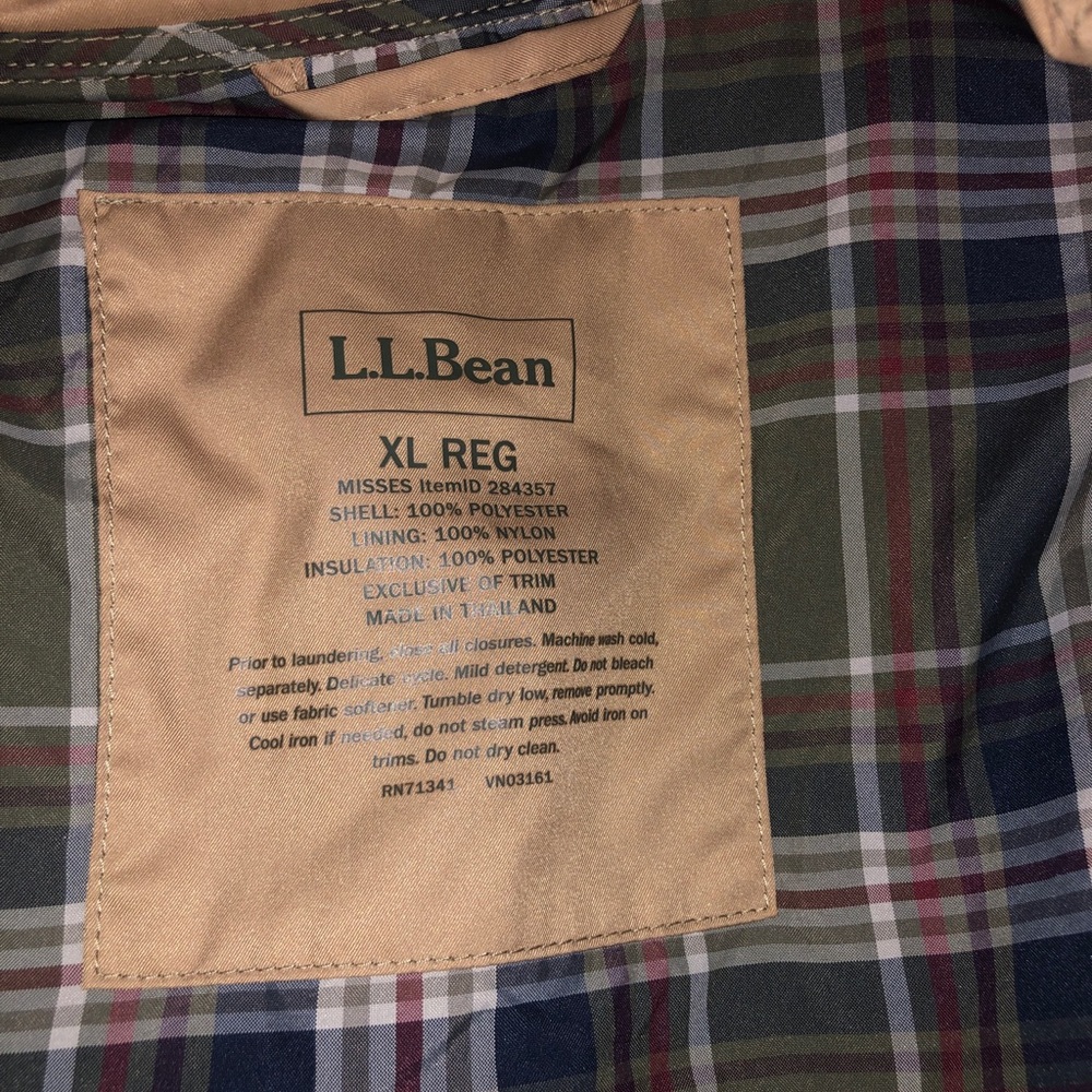 L.L. Bean Quilted Vest - Picture 4 of 4